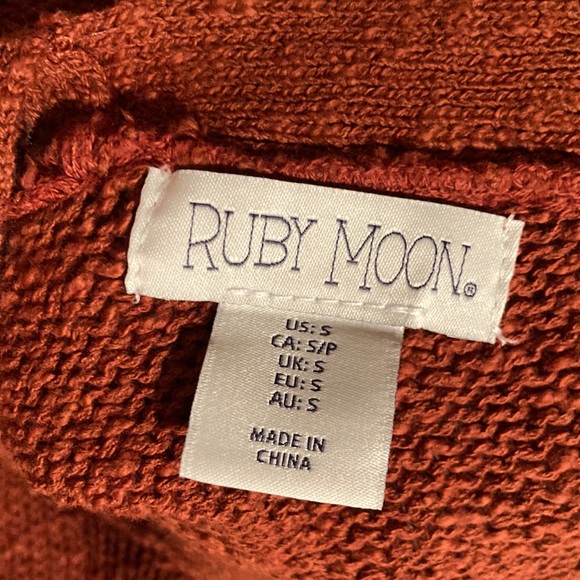 Ruby Moon Button Back Dolman Sleeve Textured Batwing Rust Sweater Size Small - Picture 5 of 6